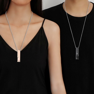 Pendentif barre en forme de coeur en acier inoxydable gravé au laser sa reine son roi nom personnaliser collier de couple - Product Image 1