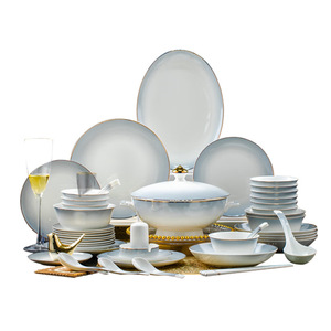 Stoviglie in porcellana <span class=keywords><strong>per</strong></span> uso domestico europee <span class=keywords><strong>di</strong></span> lusso Bone China <span class=keywords><strong>di</strong></span> lusso ciotole e piatti in ceramica Set da tavola - Product Image 1