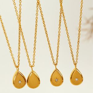 Collar con colgante en forma de corazón chapado en oro con circonita para mujer, uso diario - Product Image 3