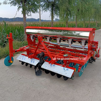 Le tracteur de planteur de blé de multi-rangée est équipé du nouveau planteur d'engrais de blé de disque