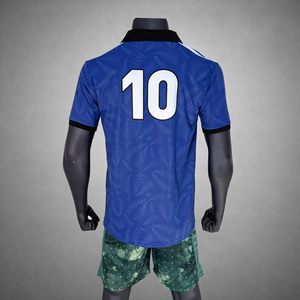 Maillot de football officiel de l'équipe nationale de France, doté d'un tissu léger et à séchage rapide, pour les matchs et l'entraînement - Product Image 2