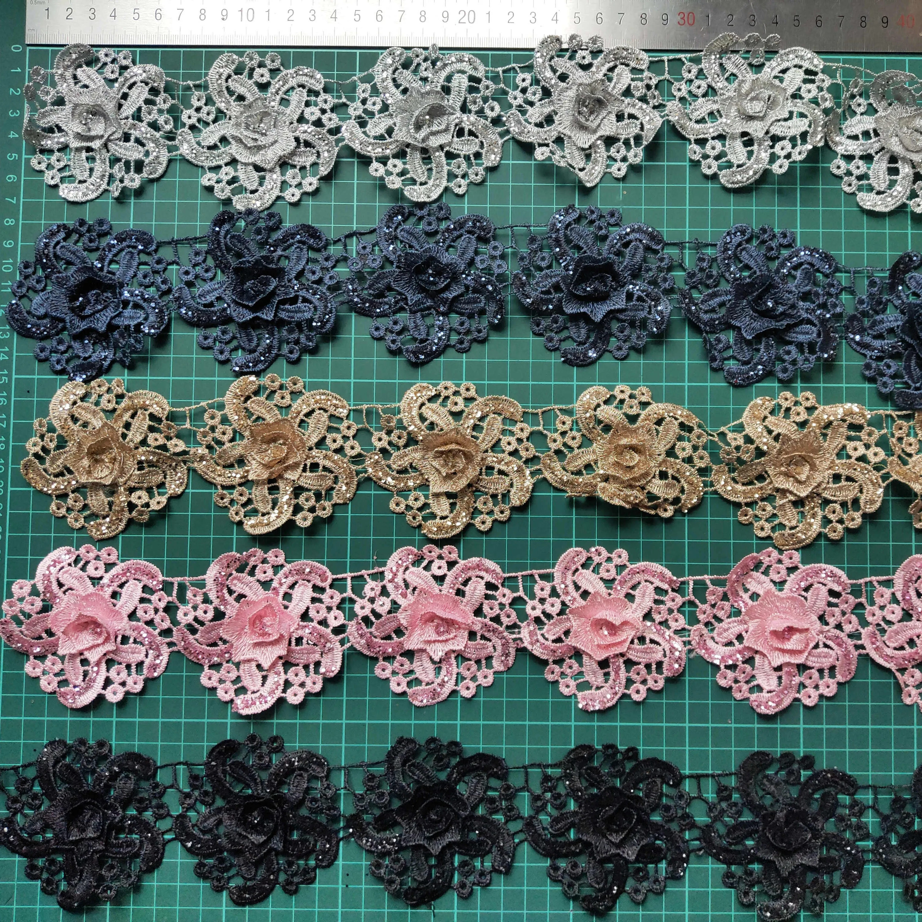 Bordir Warna-warni Bunga 3D Pemangkasan Renda dengan Payet Manik-manik