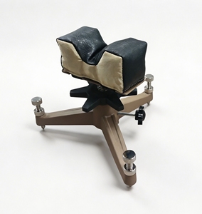 Supporto da Caccia a Treppiede Posteriore in Acciaio Resistente con Imbottitura in Gomma - Product Image 2