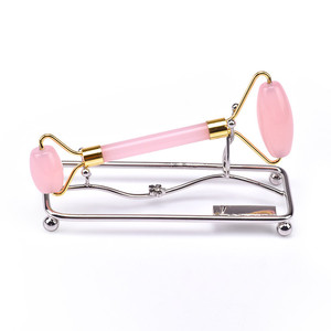 Al por mayor venta caliente hecho a mano puro médico Rosa facial jade rodillo natural - Product Image 1