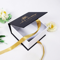 Boîte cadeau de luxe personnalisée en carton noir, boîte magnétique avec estampage à chaud et ruban en satin pour invitation de mariage