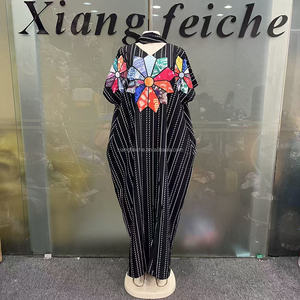 Vente directe usine Nouveauté 2026 Robe <span class=keywords><strong>Boubou</strong></span> Ankara ethnique ample et décontractée <span class=keywords><strong>à</strong></span> col en V, <span class=keywords><strong>à</strong></span> rayures et imprimé floral, pour vacances <span class=keywords><strong>à</strong></span> la plage africaines et soirées - Product Image 2