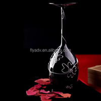 Ensemble de verres à vin en verre noir foncé personnalisé en gros pour un anniversaire, style de design moderne