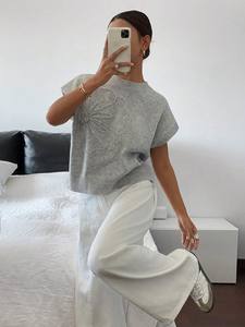 Maglione Casual in maglia tinta unita da <span class=keywords><strong>donna</strong></span>, semplice ed elegante da indossare tutti i giorni con motivo floreale <span class=keywords><strong>a</strong></span> motivi <span class=keywords><strong>fatti</strong></span> <span class=keywords><strong>a</strong></span> <span class=keywords><strong>mano</strong></span> in puro grigio - Product Image 3