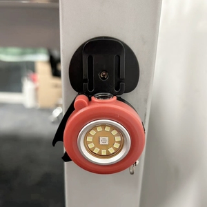 <span class=keywords><strong>2025</strong></span> New COB xách tay mini xách tay Keychain ánh sáng đèn <span class=keywords><strong>flash</strong></span> với 500 mAh pin có thể sạc lại chai Opener cap đèn - Product Image 3