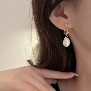 New French Vintage Baroque Pearl <strong>Earrings</strong> tide Light Luxury Temperament <strong>Knot</strong> <strong>Earrings</strong> Senior <strong>Earrings</strong> Wholesale - Product Image 3