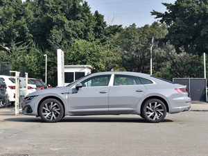 Auto Mediano Cc 2026, 30 Millones de Vehículos Seleccionados, Modelo 330TSI Glaring, Auto de Gasolina, 5 Puertas, 5 Asientos, Hatchback para Desplazamientos Diarios - Product Image 3