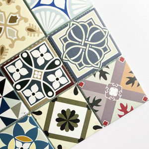 Vente de liquidation prête à être expédiée, carrelage en mosaïque de verre de style moderne et élégant pour la décoration intérieure des murs et des sols de la maison et de la villa - Product Image 3