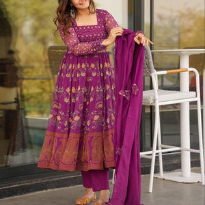 ชุดเดรสอินเดียแบบดั้งเดิมคุณภาพสูง - Product Image 1