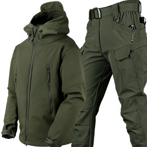 Muestra Gratuita: Conjunto de Chaqueta Softshell Impermeable con Forro Polar y Camuflaje Táctico para Hombre - Product Image 1