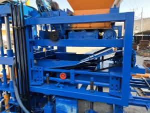 QT4-18 di mattoni di cemento nero blocchi di cemento stampi per blocchi di cemento hallow blocco che fa macchine per la fabbricazione di mattoni - Product Image 4