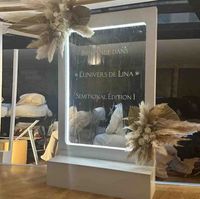 Bienvenue à votre mariage avec une magnifique fontaine d'entrée en cascade, miroir, décorations de mariage élégantes
