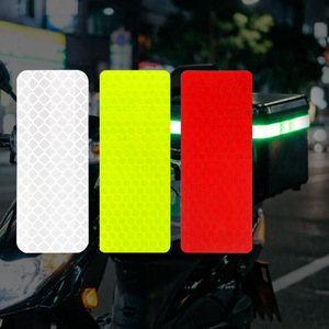 Pegatinas reflectantes para coche, pegatinas luminosas de advertencia, pegatinas decorativas creativas multifuncionales para motocicleta, cubierta para arañazos - Product Image 1