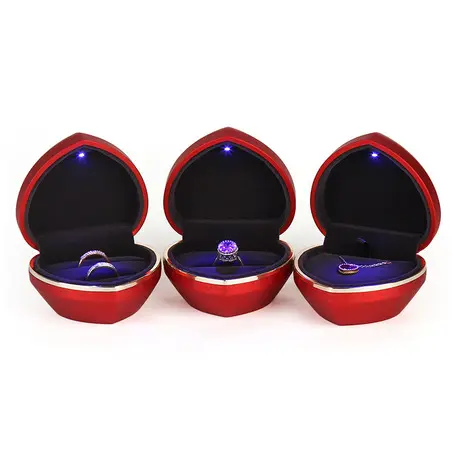 Hot Design Fashion Piano Lacquer Led Wedding Engagement Ring Heart Shaped Jewelry Box