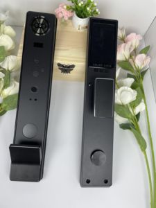 ไวไฟสมาร์ทล็อคประตู ระบบจดจำใบหน้า 3 มิติ รหัสผ่านลายนิ้วมือ คีย์การ์ด ควบคุมผ่านแอพ กันน้ำ สีดำ - Product Image 4