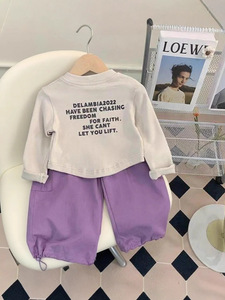 Set di Abbigliamento per Bambine Stile Coreano Autunno Inverno 2025 Maglietta a Maniche Lunghe con Stampa Lettering e Pantaloni Cargo 2 Pezzi Abbigliamento Casual per Bambini - Product Image 3