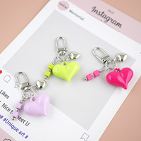 Nouveau porte-clés DIY en forme de cœur, accessoire brillant noir et blanc avec cœur féminin, un joli pendentif de sac pour couple, porte-clés