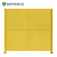 Clôture de sécurité perforée pour atelier, soudée sans soudure, galvanisée, thermolaquée, antirouille, personnalisable pour équipement d'usine et d'entrepôt