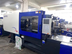Máquina de moldeo por inyección usada Marca haitiana Máquina industrial de 250 toneladas Máquina de moldeo por inyección de plástico - Product Image 2