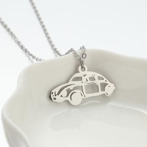 สร้อยคอจี้แฟชั่นแบบขายส่ง สแตนเลส 316L ชุบทอง 14k 18k PVD ลายรถยนต์ สำหรับผู้หญิงและผู้ชาย - Product Image 2