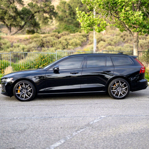 Prix abordable pour Volvo V60 2024 AWD Wagon d'occasion disponible pour expédition mondiale - Product Image 1