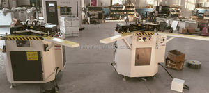 Machine à sertir <span class=keywords><strong>les</strong></span> coins de 140 mm <span class=keywords><strong>pour</strong></span> la fabrication de fenêtres et de portes en profilés d'aluminium - Product Image 2