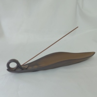 Brûleur d'encens en céramique d'usine en gros avec parfum de pin Porte-parfum de feuille de graine de bois de style chinois Porte-encens bon marché
