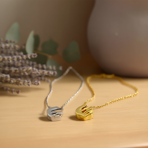 Collar con Colgante de Letra E en Acero Inoxidable, Cadena de Serpiente de 1 cm de un Solo Lado, Joyería Fina Minimalista para Uso Diario, Unisex - Product Image 3