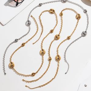 قلادة نسائية جديدة بالجملة من الفولاذ المقاوم للصدأ المطلي بالذهب عيار 18 قيراط، سلسلة طويلة على شكل حبوب القهوة وسلسلة أنف الخنزير - Product Image 4