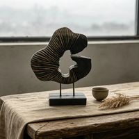 Sculpture en bois creuse irrégulière Art Déco sculptée à la main, motif nature morte, finition noire délavée, décoration de table de haute qualité pour la maison