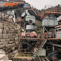 Ligne de production complète de concassage de granit et de fabrication de sable avec concasseur VSI à circuit fermé et concasseur à rouleaux