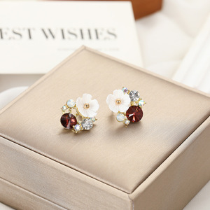 Wholesale Gender Earrings Women Sweet Ear Jewelry Rhinestone Diamond Flower Crystal <strong>Stud</strong> Ear Rings - Product Image 5