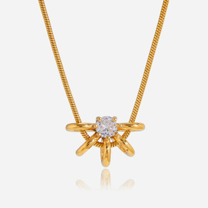Collier pendentif en zircon plaqué or 18 carats en forme de fleur, design minimaliste, à porter tous les jours, bijou cadeau - Product Image 1
