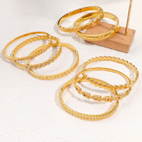 Bracelet jonc minimaliste en acier inoxydable pour femme, style européen et américain, combinaison polyvalente, 3 couleurs inaltérables, plaqué or sous vide.