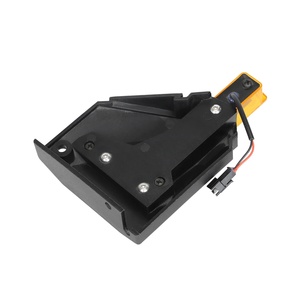 Cubierta de Esquina Trasera Derecha Original Kukirin con Luz para Patinete Eléctrico Kukirin G4 Pro/G4 Max, Accesorios de Luz de Esquina - Product Image 5