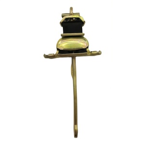 Pièces de carrosserie de camion de haute qualité, ensemble de vérificateur de porte et de plaque de connexion WG1642340026 pour Sinotruk HOWO - Product Image 4