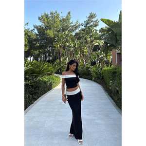 Costume noir bicolore pour femme de bureau, formel et décontracté, avec décoration plissée et style boutonné - Product Image 5