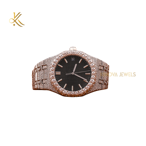 นาฬิกาเพชรมอยส์ซอไนต์หรูหราพร้อมเครื่องหมายบอกชั่วโมงเพชรและสายโลหะขัดเงานาฬิกาที่สมดุลของความเงางามและฟังก์ชั่น - Product Image 1