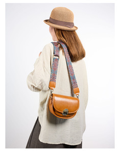 Top Layer Cowhide 2026 New Fashion Trendy Cowhide One-shoulder <b>Messenger</b> <b>Ladies</b> Chain <b>Bag</b> Summer Leather <b>Bag</b> - Product Image 5