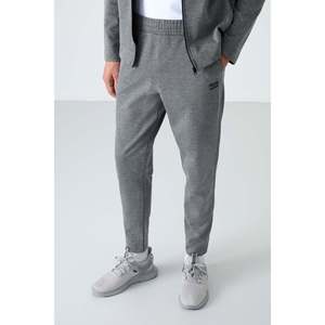 Conjunto Deportivo Air Jones para Hombre, Corte Estándar, Gris Melange - Conjunto Deportivo Cómodo de Poliéster, Viscosa y Elastano para Uso Casual - Product Image 3