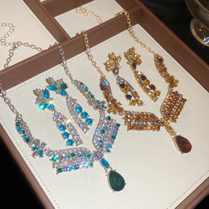 Ensemble de bijoux luxueux pour femmes - collier en diamants avec boucles d'oreilles en diamants - accessoires en gros - Product Image 3