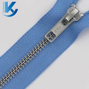 Vente en gros du fabricant KY-YKK 3 #   5 #   Fermeture éclair en métal, couleur personnalisée pour jeans, sacs, vêtements, chaussures - Product Image 1