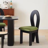 Chaise de salle à manger ergonomique en bois de caoutchouc et velours avec dossier au design incurvé moderne, écologique et durable pour villa, hôtel, usage domestique