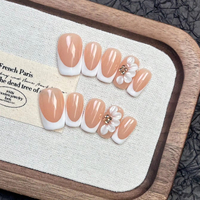 Ongles à presser faits main de haute qualité, style minimaliste, motif floral, French Manucure, vente en gros avec accessoires assortis – Nouveauté usine