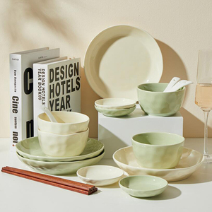 Service de vaisselle en céramique de forme organique, bord ondulé irrégulier, assiettes et bols en porcelaine vert sauge pour la maison, l'hôtel et le restaurant - Product Image 2