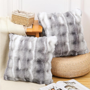 Copricuscini Decorativi Plush-Looser in Stile Lussuoso, in Poliestere Morbido e Resistente per Divano e Camera da Letto - Product Image 5